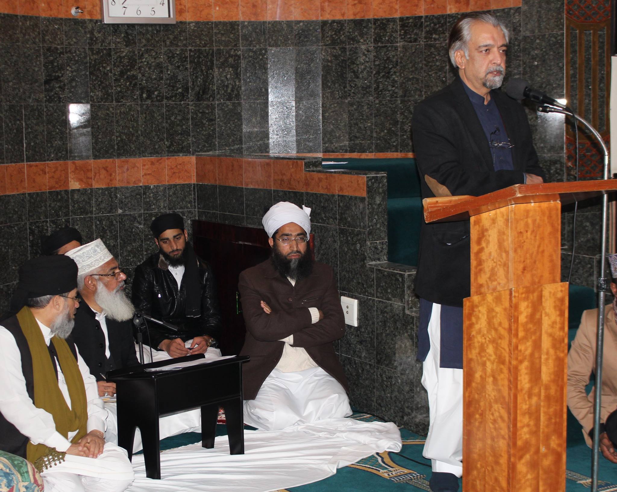The High Commissioner, Janaab Najmus Saqib, addresses the audience